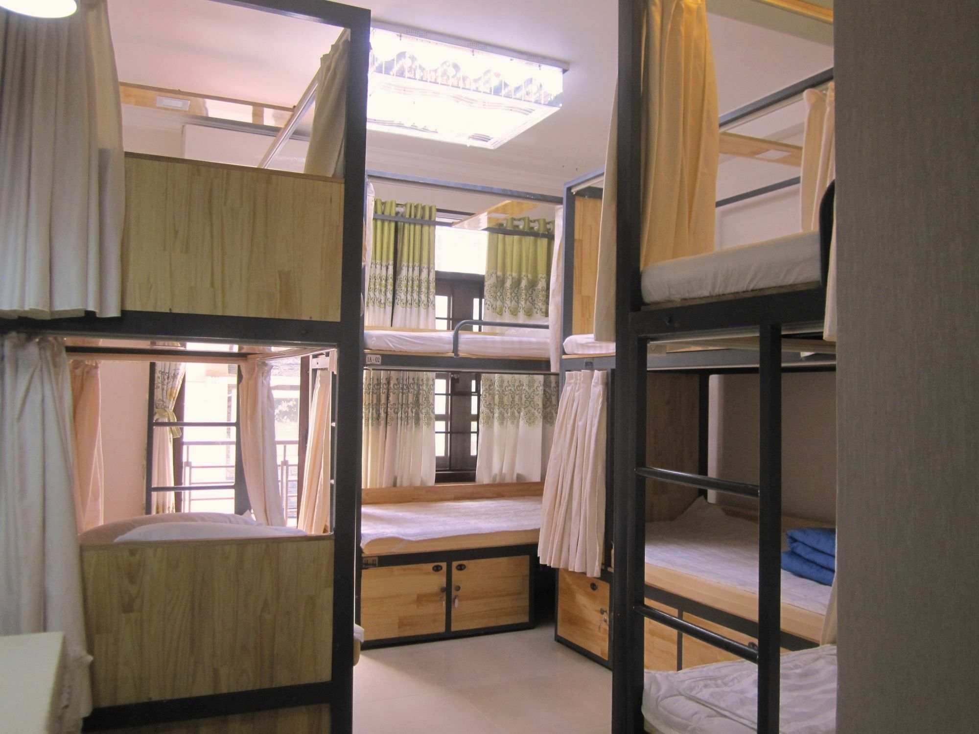 The Lily Hostel & Coffee Хошимин Экстерьер фото